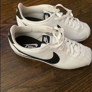 Nike Women’s Classic Cortez Leather (10)